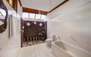 Bali Taman Beach Resort & Spa - Lovina