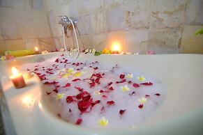 Bali Taman Beach Resort & Spa - Lovina