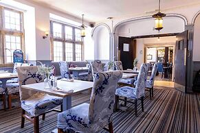 Cromwell Lodge Hotel by Greene King Inns