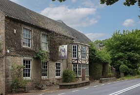 Hunters Hall Tetbury by Greene King Inns