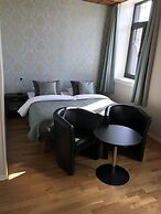 Moss Hotel & Apartments