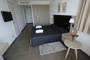 Dionysos Central Hotel