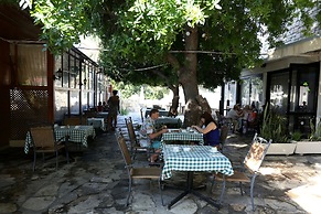 Dionysos Central Hotel