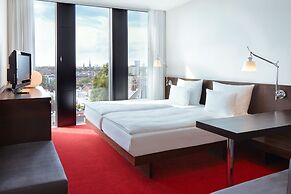 Empire Riverside Hotel