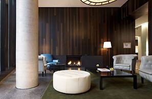 Empire Riverside Hotel