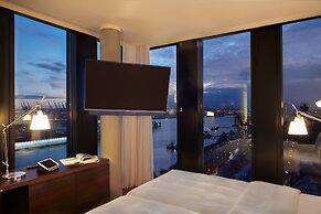 Empire Riverside Hotel