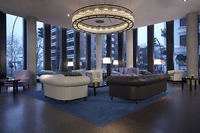 Empire Riverside Hotel