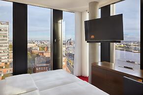 Empire Riverside Hotel