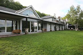 Sir Sam's Inn & Waterspa - Adults Only