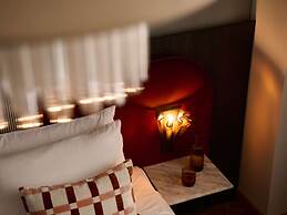 Hotel Morris Sydney - Handwritten Collection