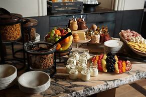 Hotel Morris Sydney - Handwritten Collection