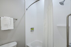 Holiday Inn Express Hotel & Suites Weston by IHG