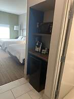 Holiday Inn Express Hotel & Suites Weston by IHG