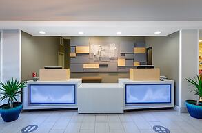 Holiday Inn Express Hotel & Suites Weston by IHG