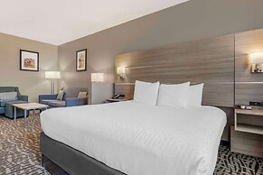 Best Western Plus Lake Elsinore Inn & Suites