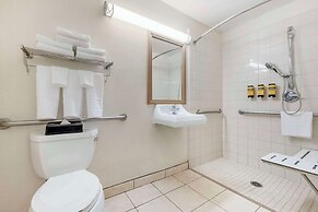Best Western Plus Lake Elsinore Inn & Suites