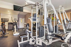 Best Western Plus Lake Elsinore Inn & Suites