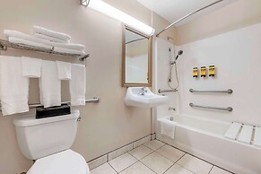 Best Western Plus Lake Elsinore Inn & Suites
