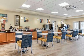 Best Western Plus Lake Elsinore Inn & Suites