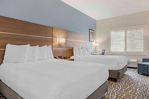 Best Western Plus Lake Elsinore Inn & Suites