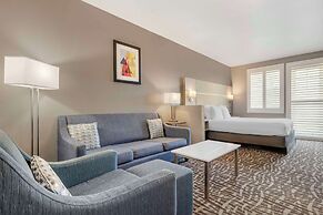 Best Western Plus Lake Elsinore Inn & Suites