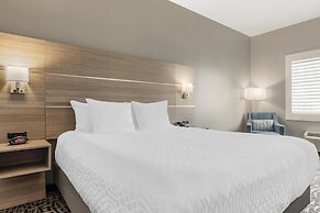 Best Western Plus Lake Elsinore Inn & Suites