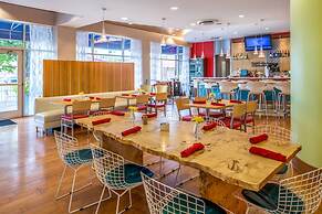 Hotel Indigo Columbus Architectural Center by IHG