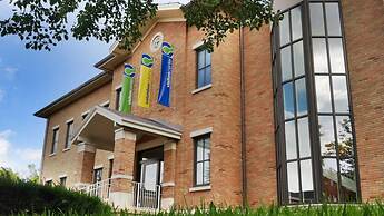 Hotel Indigo Columbus Architectural Center by IHG