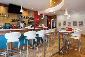Hotel Indigo Columbus Architectural Center by IHG