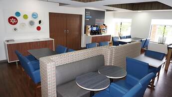 Holiday Inn Express Hotel & Suites Greensboro - East by IHG