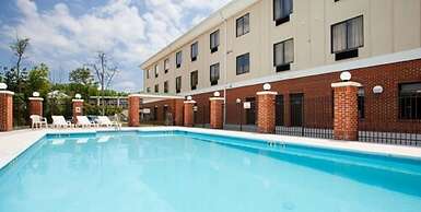 Holiday Inn Express Hotel & Suites Greensboro - East by IHG