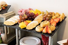 Holiday Inn Santiago - Airport Terminal by IHG