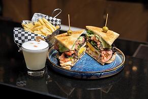 Holiday Inn Santiago - Airport Terminal by IHG