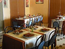 Cascina Garden Hotel