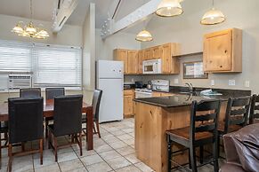 Sweetwater Lift Lodge