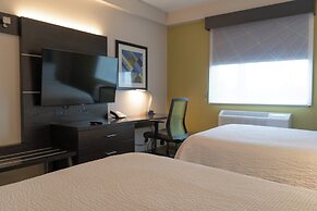 Holiday Inn Express Maspeth by IHG