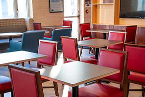 Holiday Inn Express Maspeth by IHG