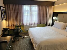 Holiday Inn Express Maspeth by IHG