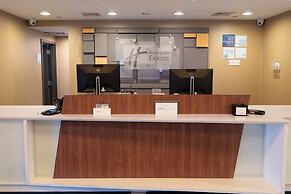 Holiday Inn Express Maspeth by IHG