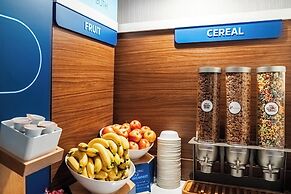Holiday Inn Express Maspeth by IHG