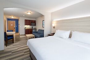 Holiday Inn Express Hotel & Suites Detroit - Utica by IHG