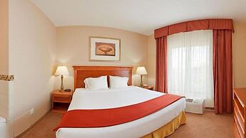 Holiday Inn Express Hotel & Suites Detroit - Utica by IHG