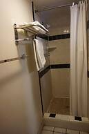 Pearsall Executive Inn