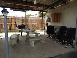 Pearsall Executive Inn