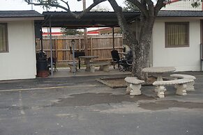 Pearsall Executive Inn