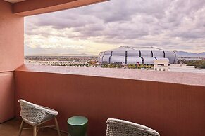 Renaissance® Phoenix Glendale Hotel & Conference Center