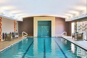 Renaissance® Phoenix Glendale Hotel & Conference Center