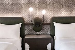 Renaissance® Phoenix Glendale Hotel & Conference Center