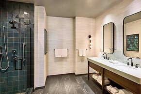 Renaissance® Phoenix Glendale Hotel & Conference Center