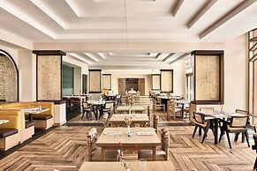 Renaissance® Phoenix Glendale Hotel & Conference Center